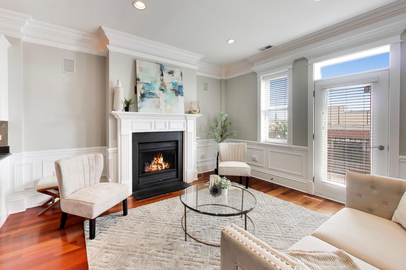 2222 W Belmont Avenue Unit: 501