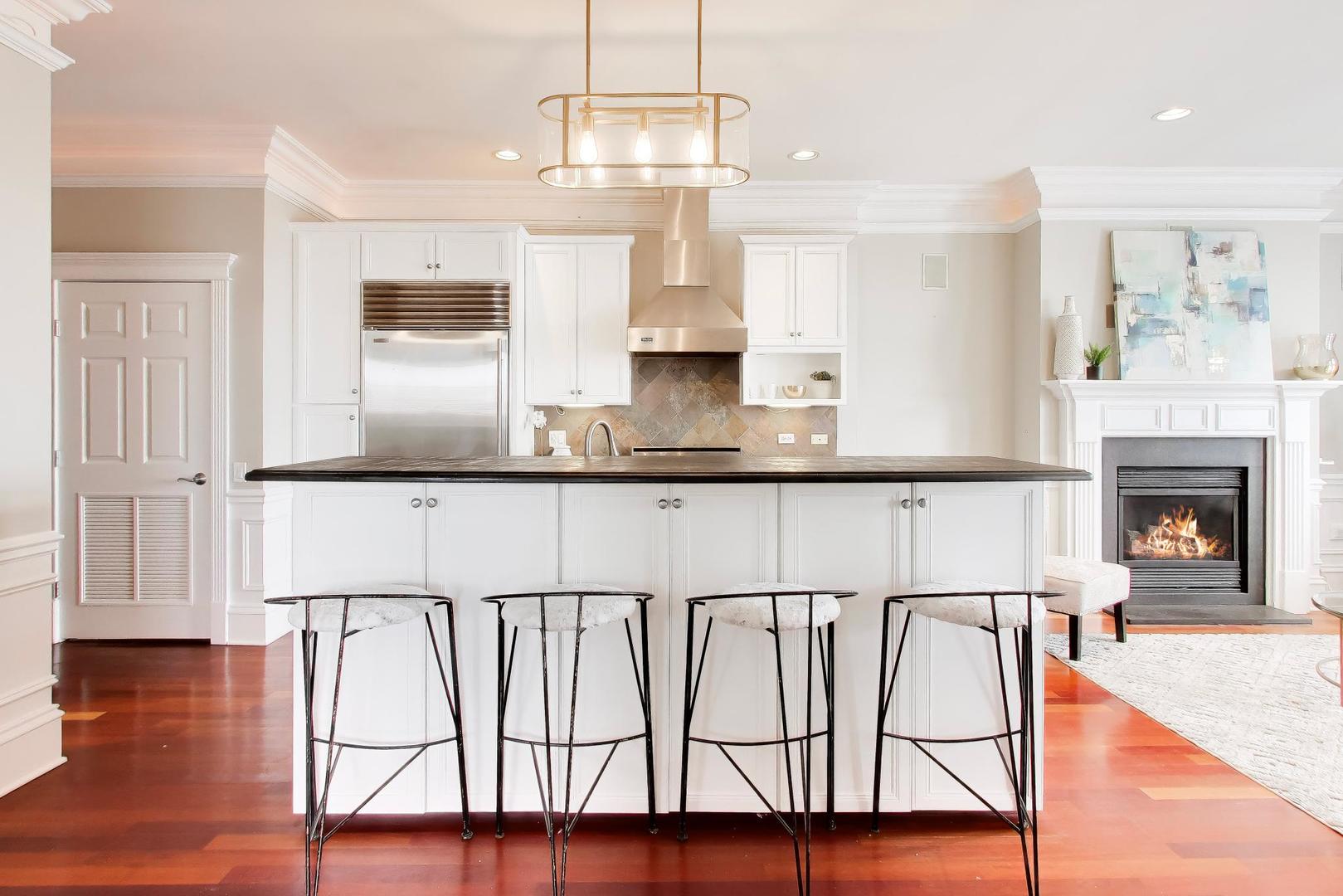 2222 W Belmont Avenue Unit: 501