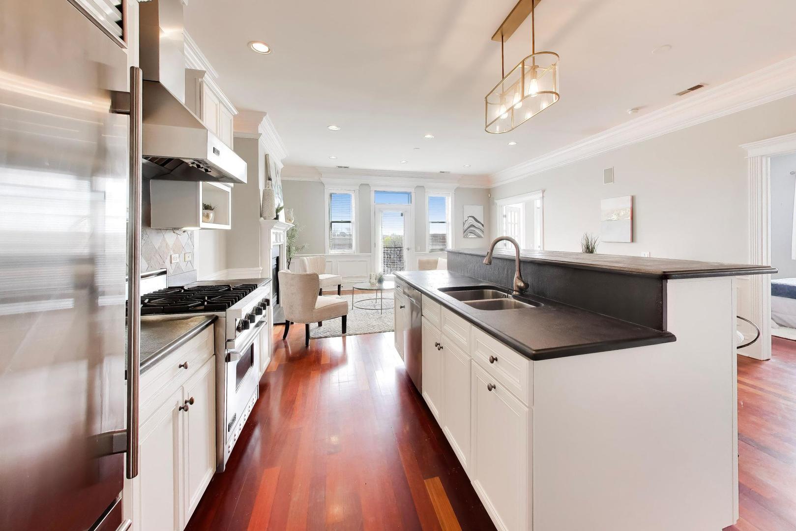 2222 W Belmont Avenue Unit: 501