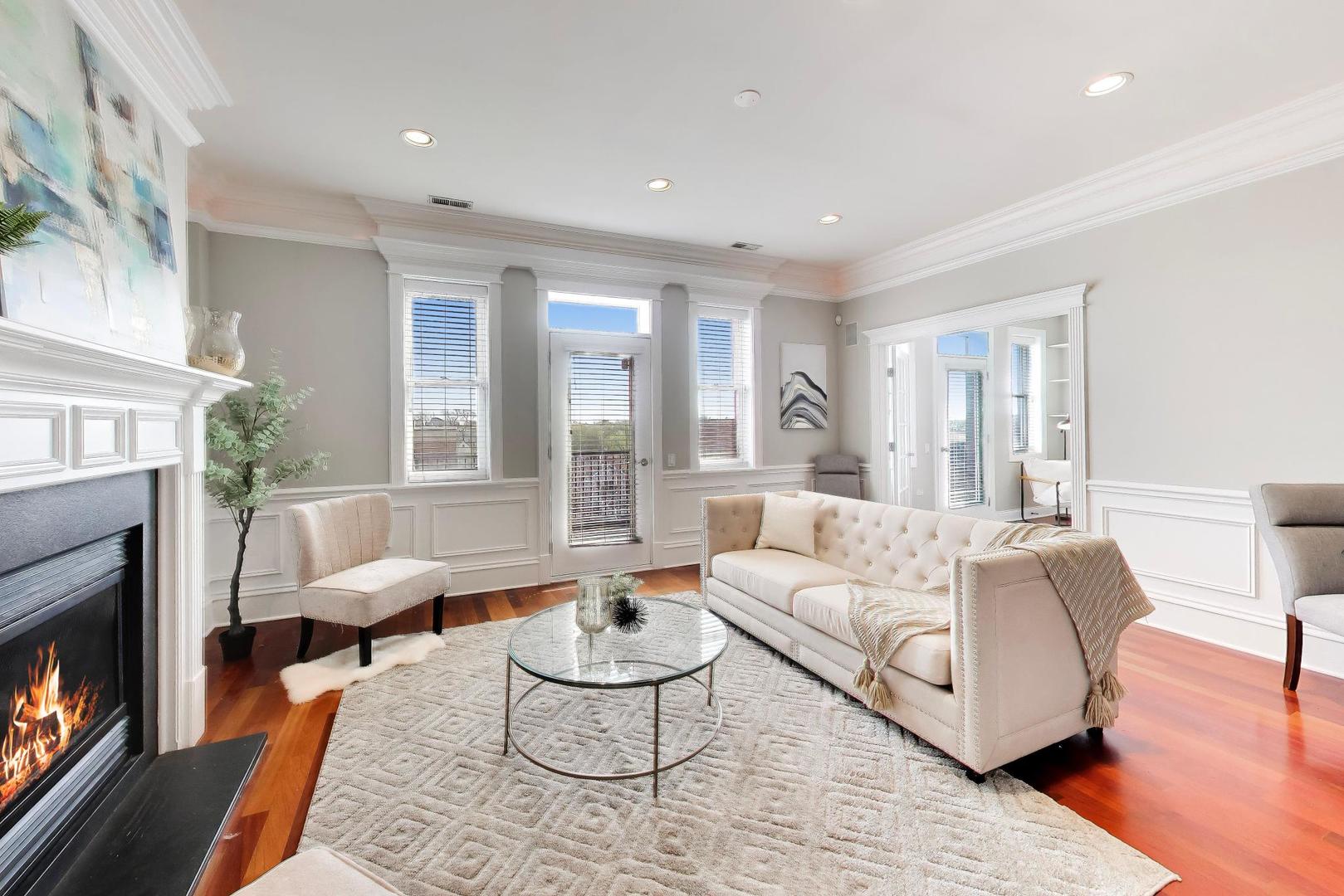 2222 W Belmont Avenue Unit: 501