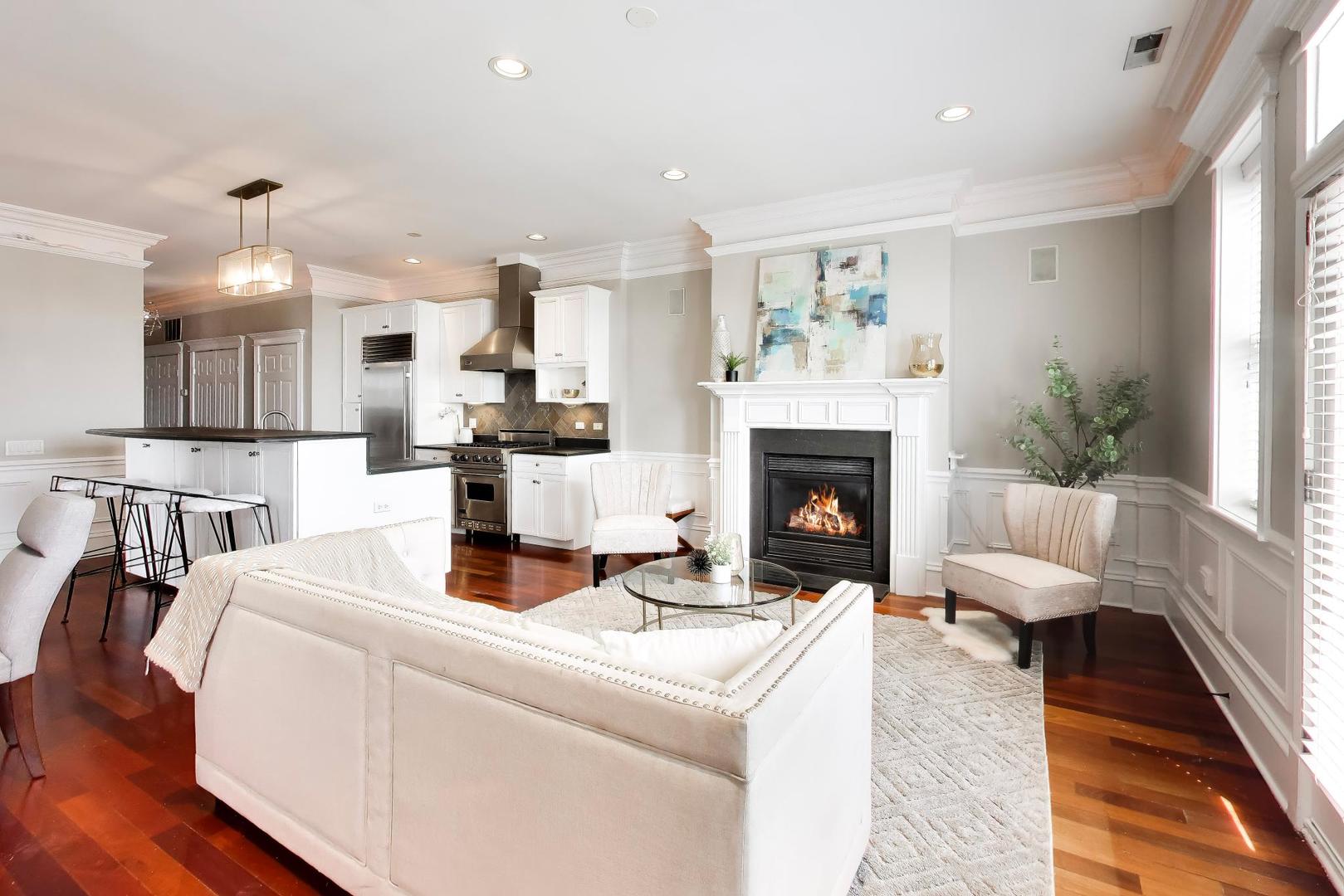 2222 W Belmont Avenue Unit: 501