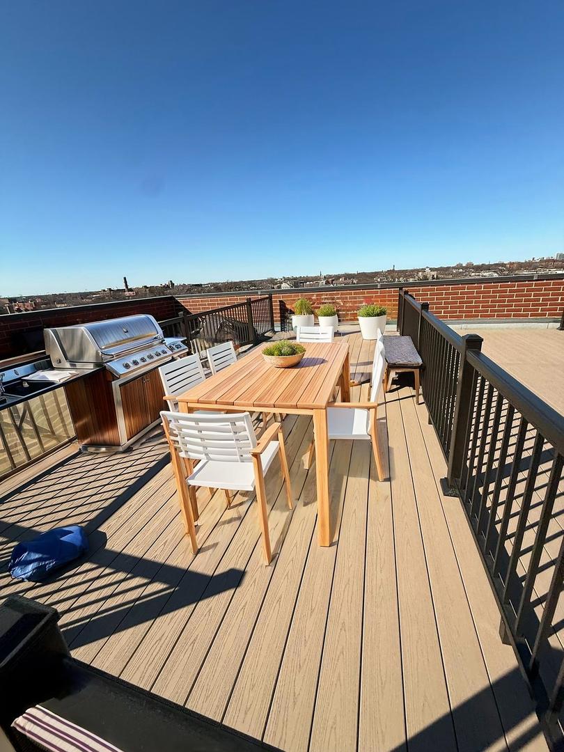 2222 W Belmont Avenue Unit: 501