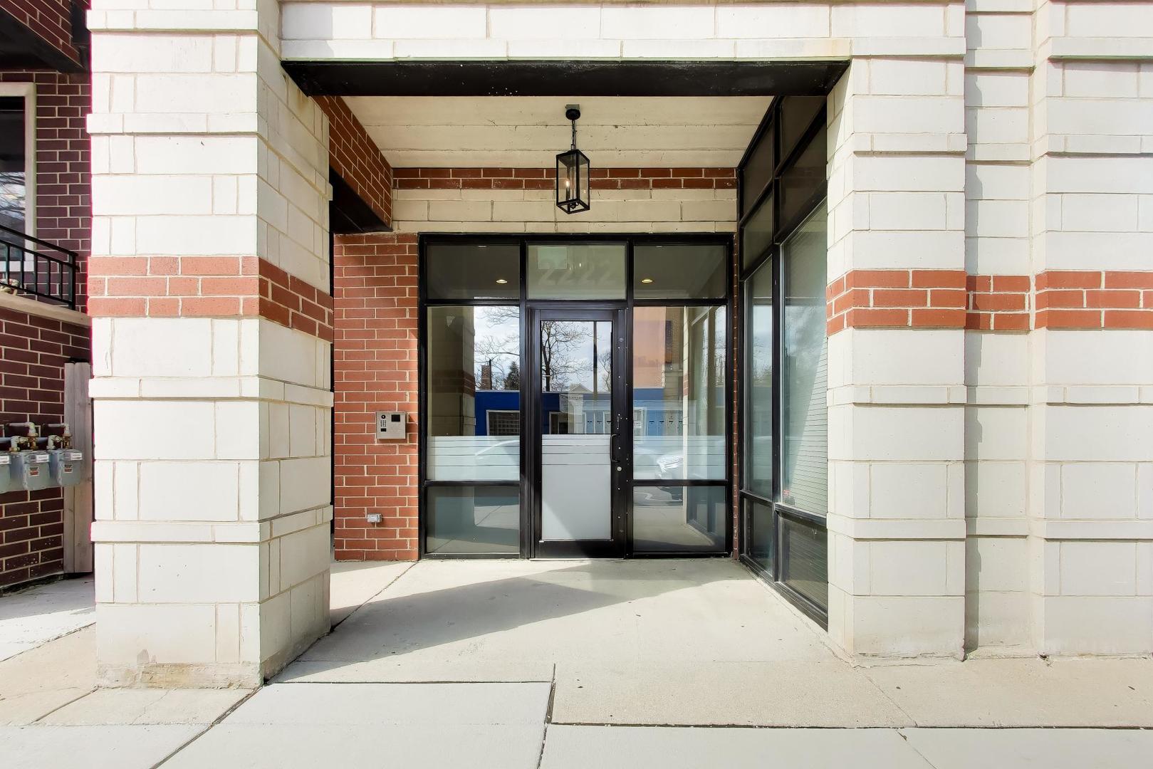 2222 W Belmont Avenue Unit: 501