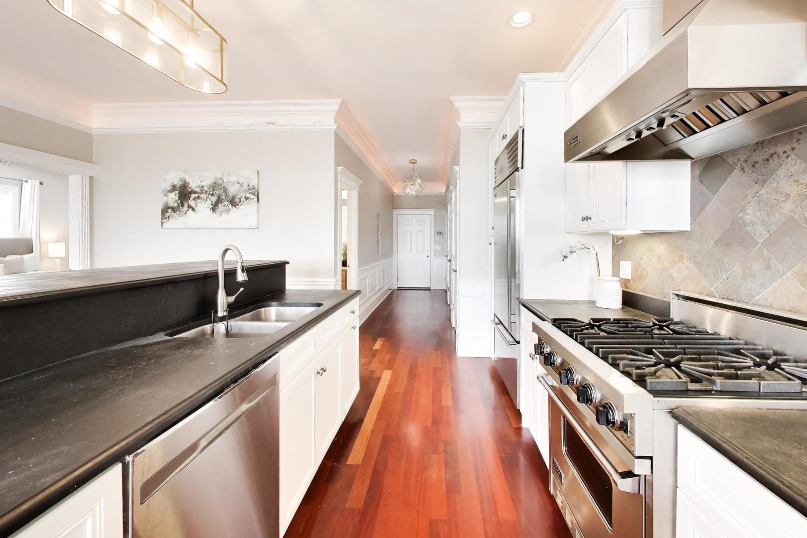 2222 W Belmont Avenue Unit: 501