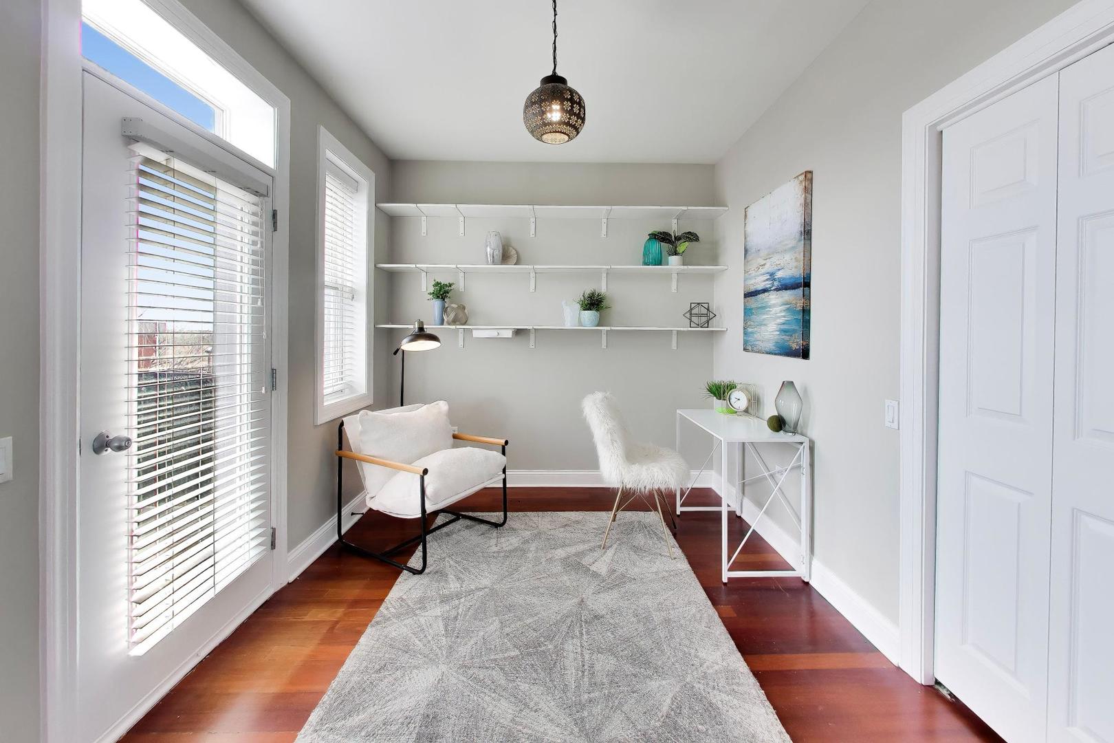 2222 W Belmont Avenue Unit: 501