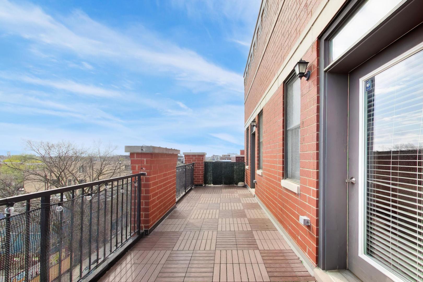 2222 W Belmont Avenue Unit: 501