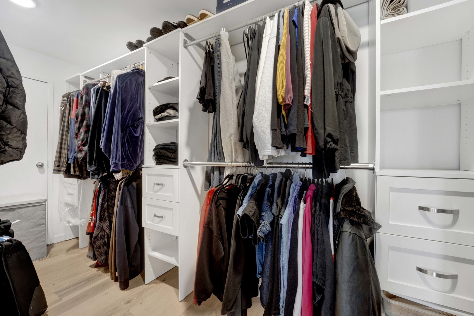 155 N HARBOR Drive Unit: 212-213