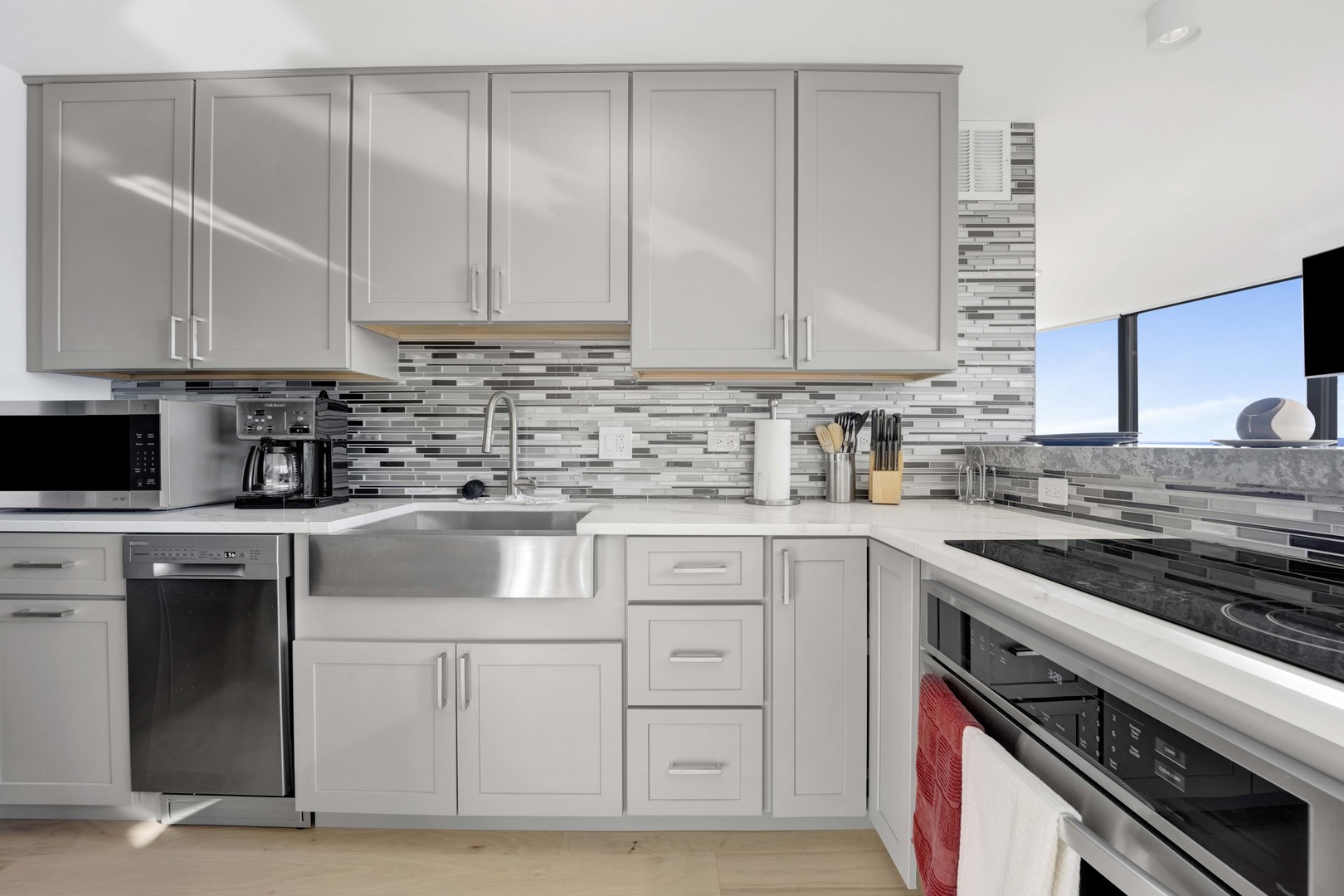 155 N HARBOR Drive Unit: 212-213