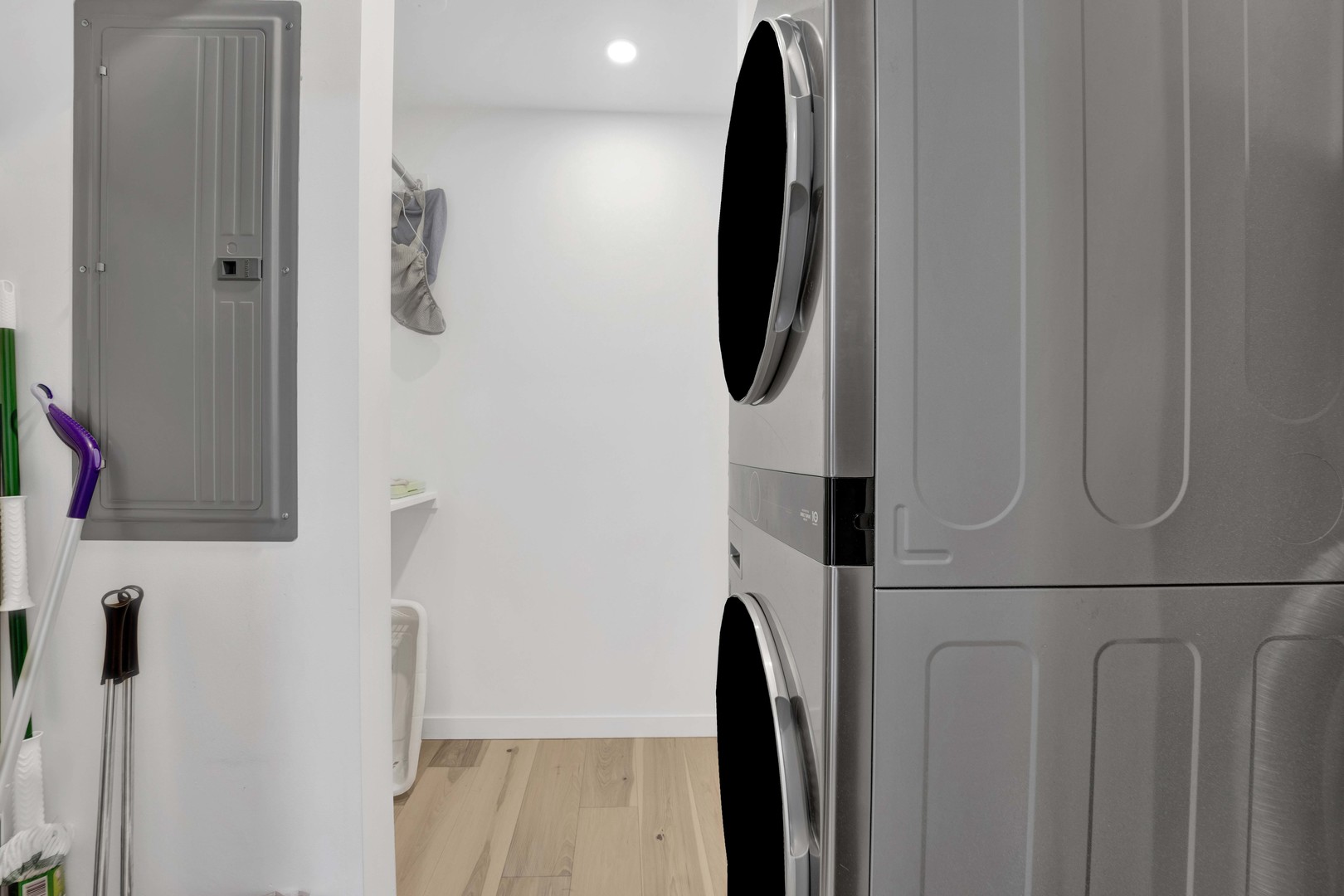 155 N HARBOR Drive Unit: 212-213