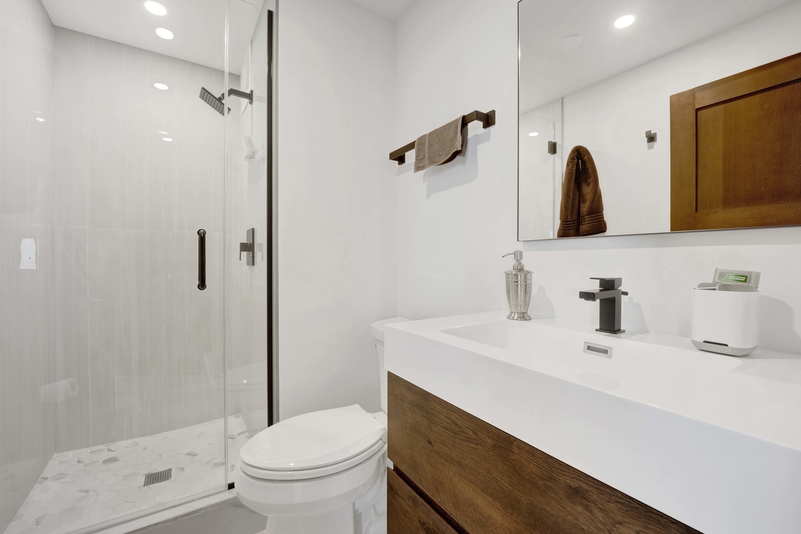 155 N HARBOR Drive Unit: 212-213