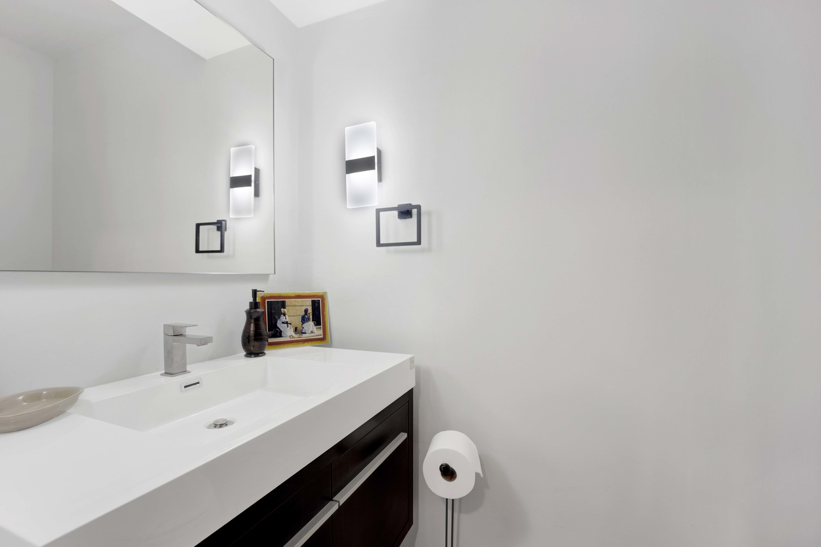 155 N HARBOR Drive Unit: 212-213