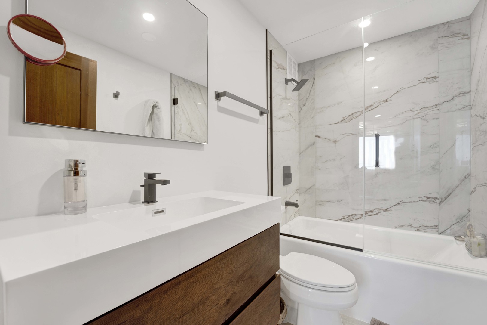 155 N HARBOR Drive Unit: 212-213