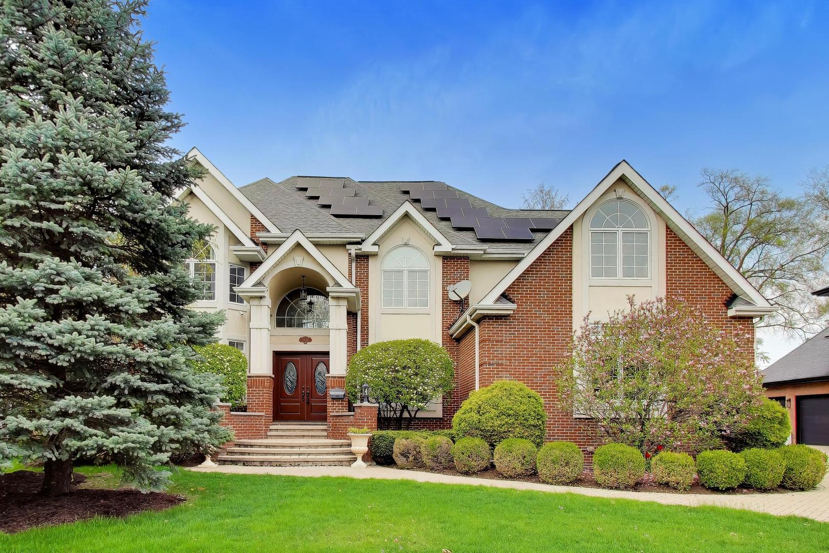 2444 N De Cook Court