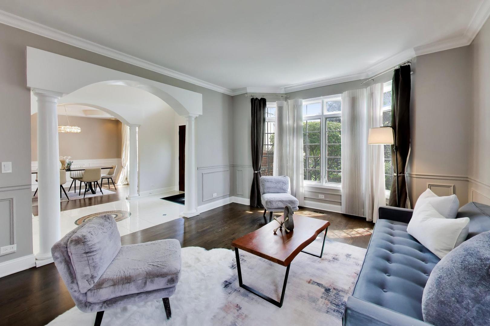 2444 N De Cook Court