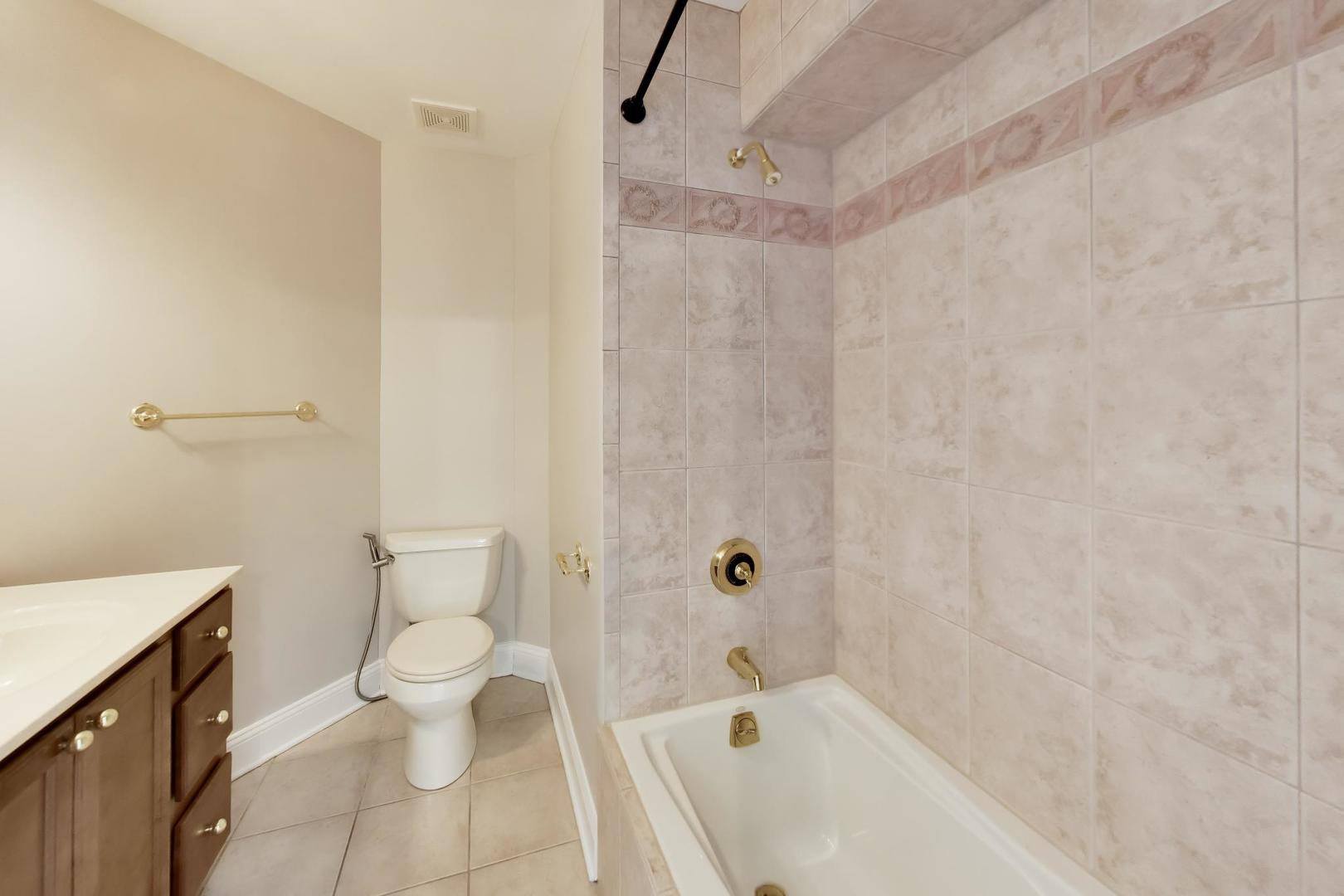 2444 N De Cook Court