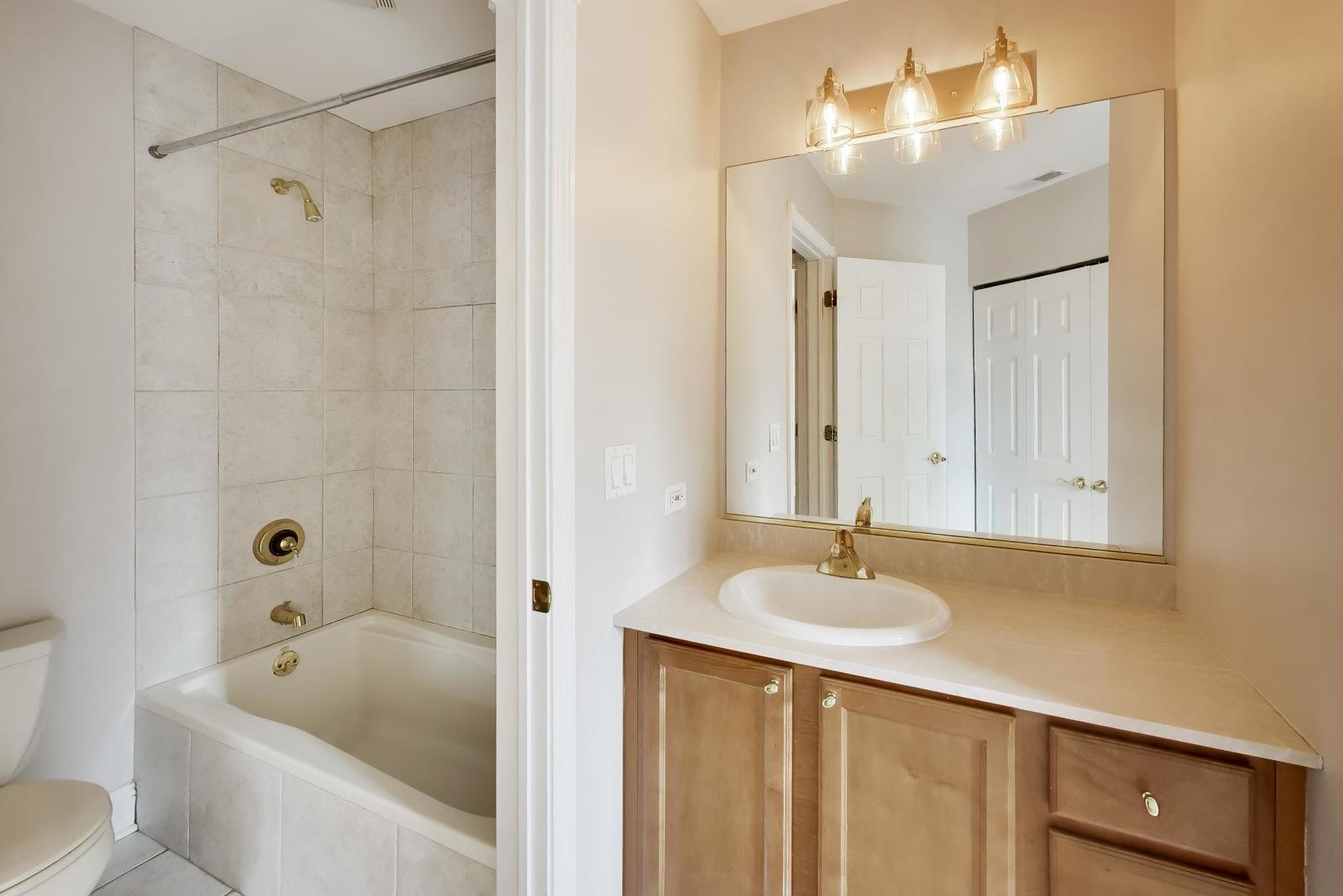 2444 N De Cook Court