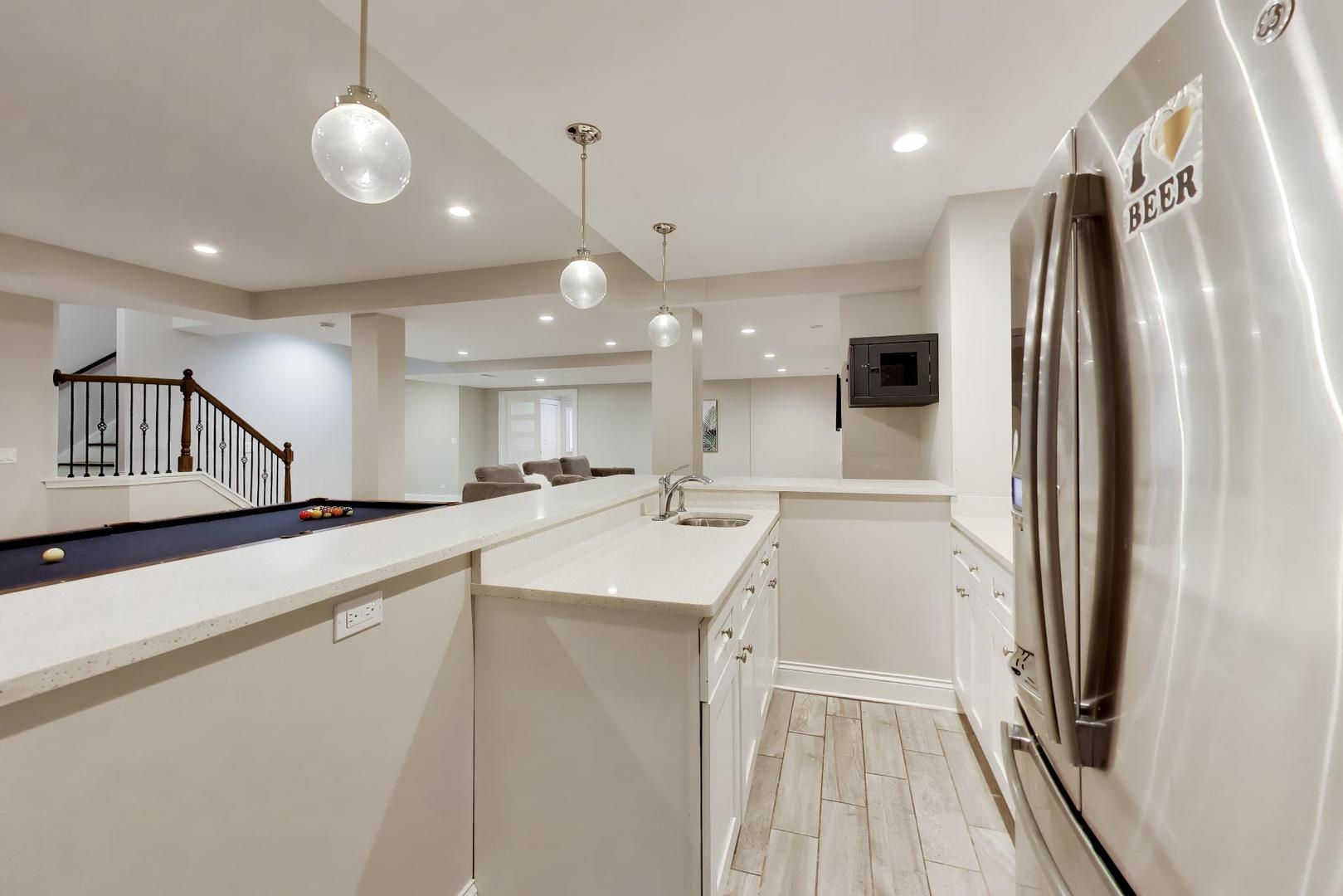 2444 N De Cook Court