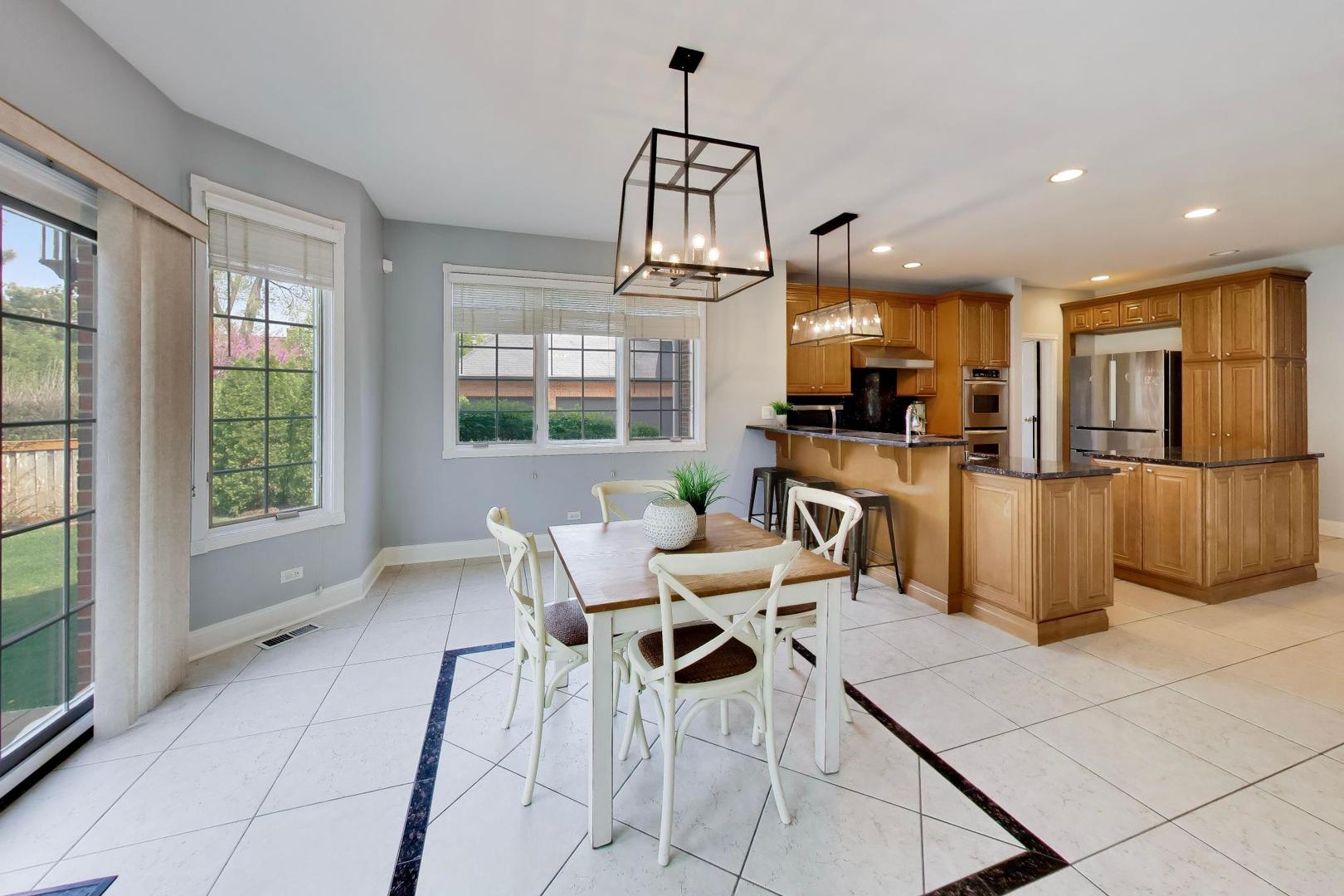 2444 N De Cook Court