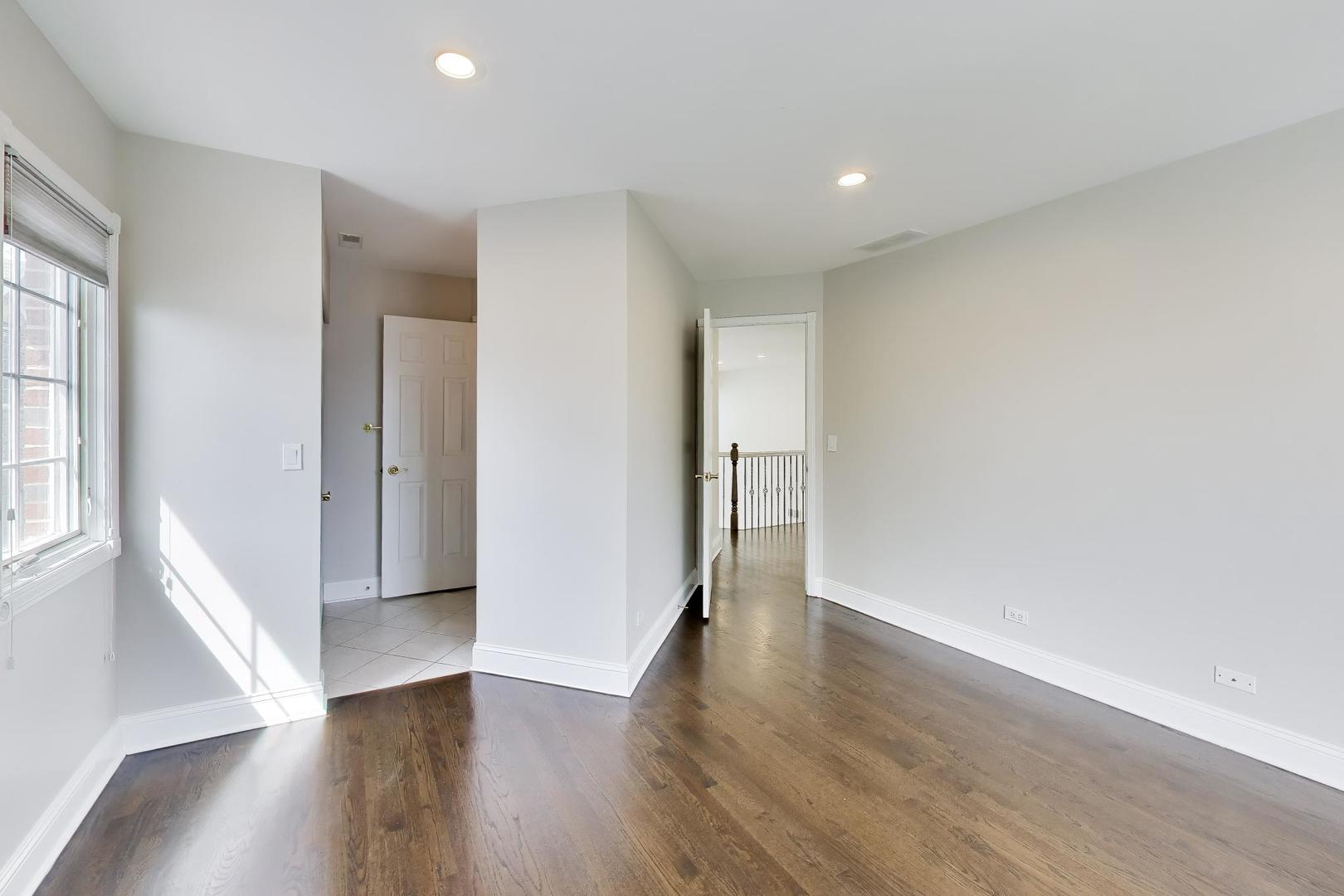 2444 N De Cook Court