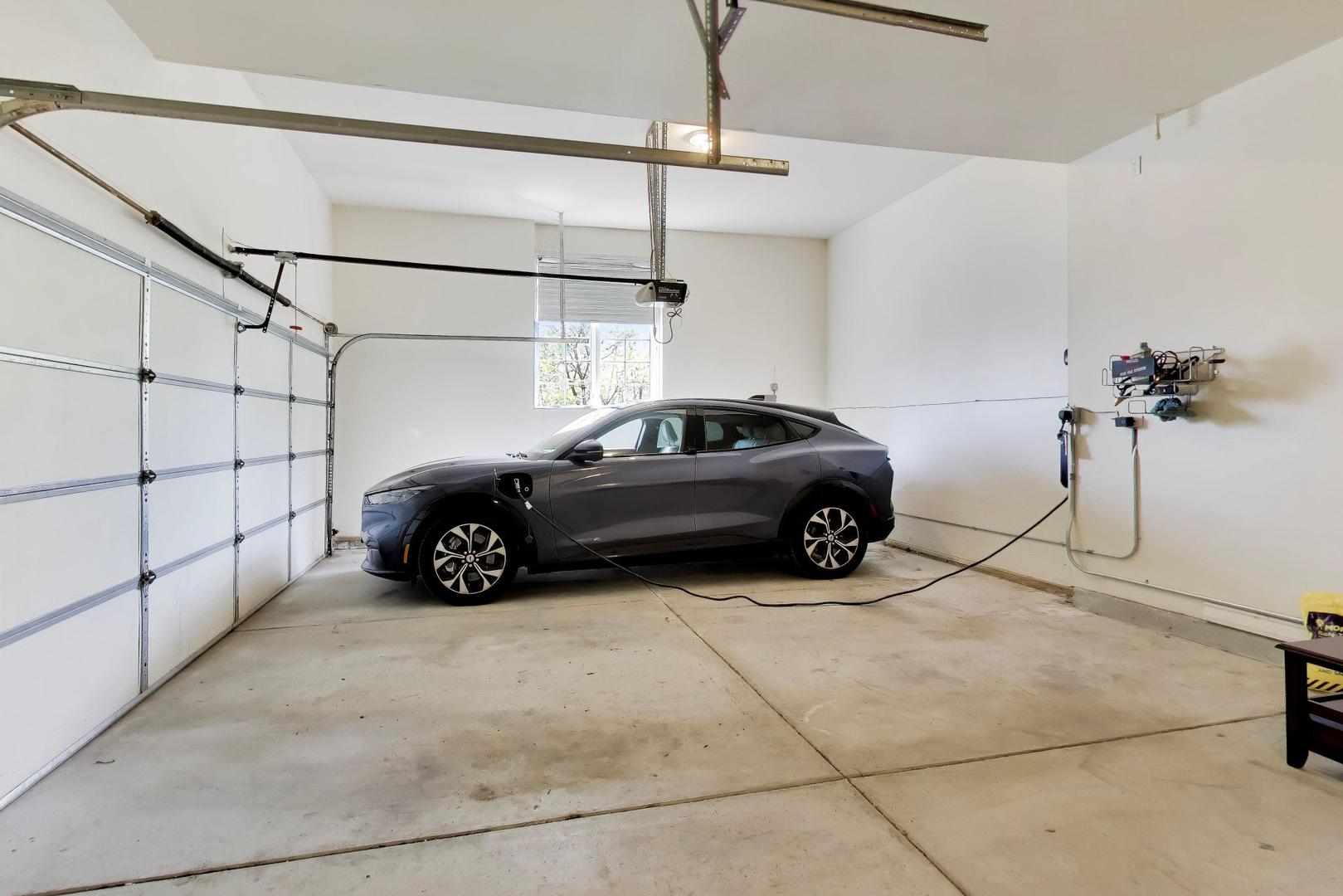 2444 N De Cook Court