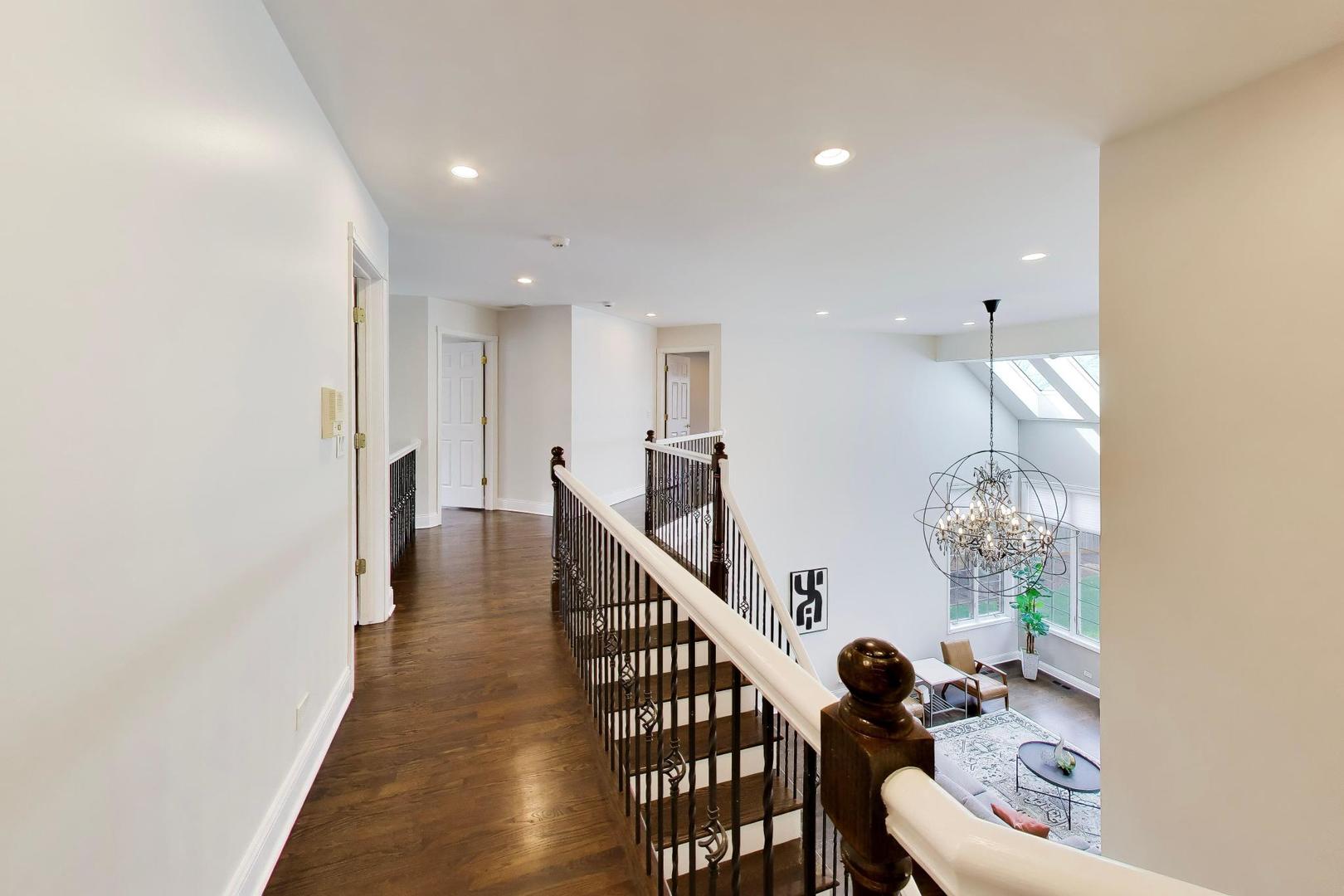 2444 N De Cook Court