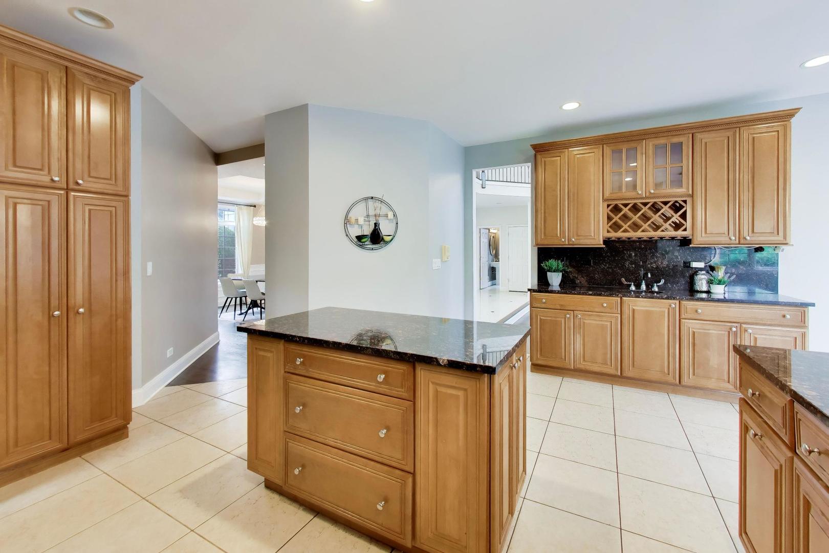 2444 N De Cook Court