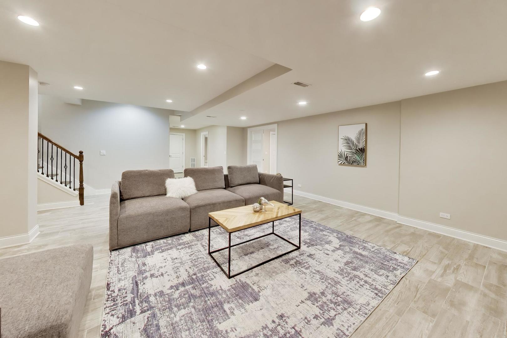 2444 N De Cook Court