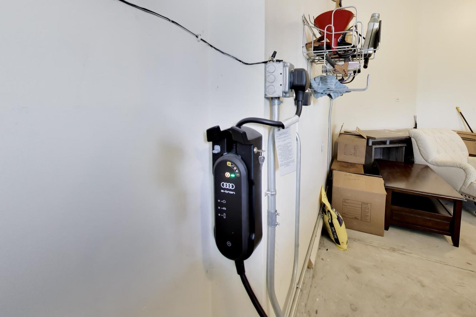 2444 N De Cook Court