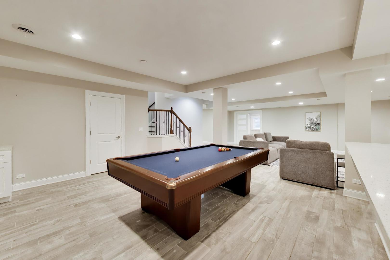 2444 N De Cook Court