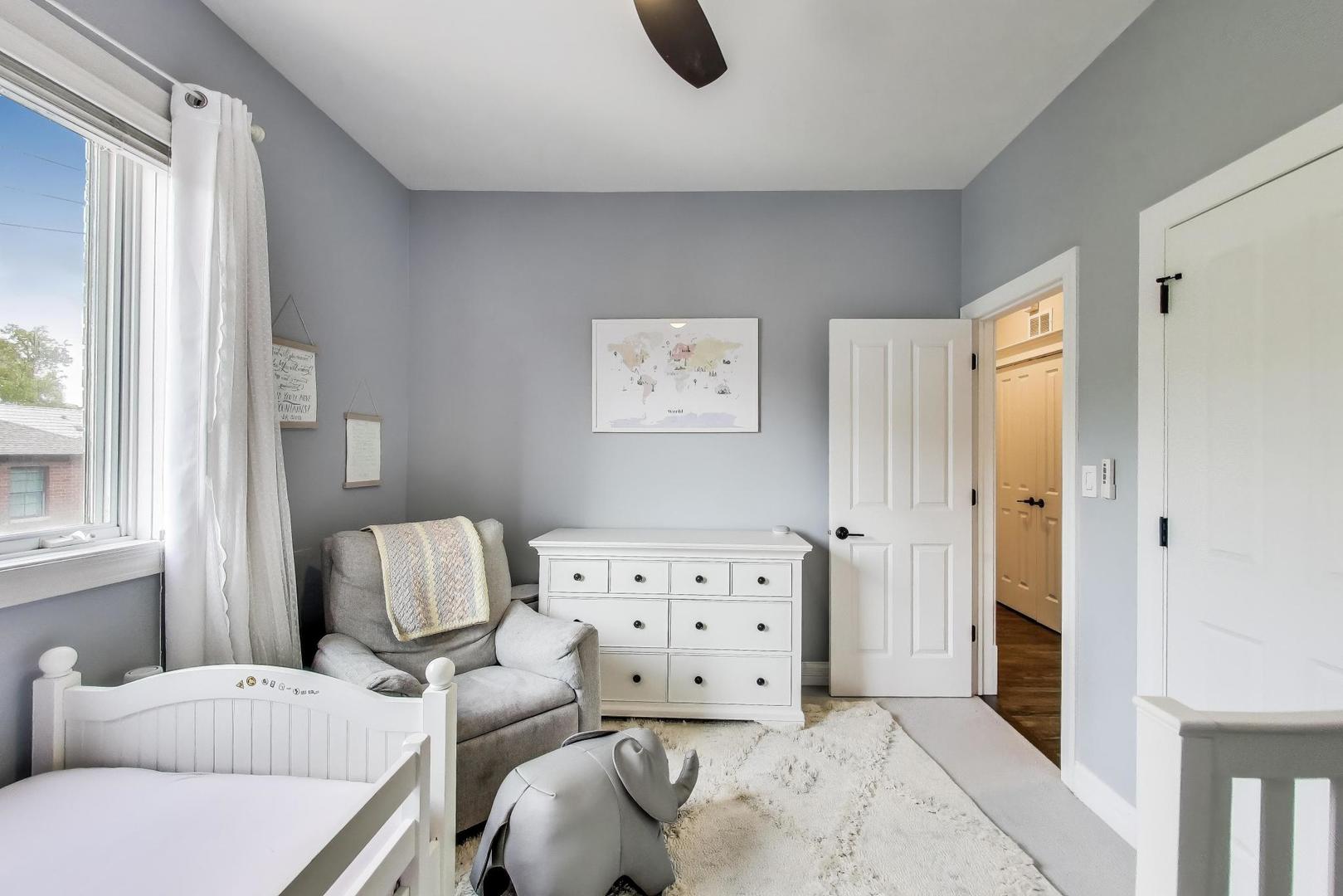 1910 W Addison Street Unit: F