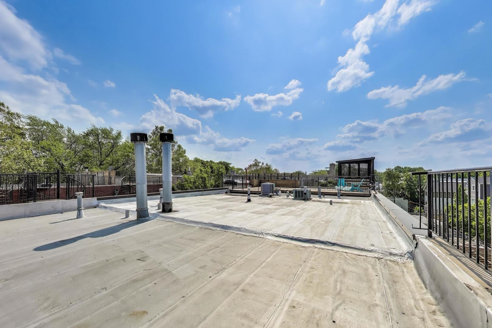 1910 W Addison Street Unit: F