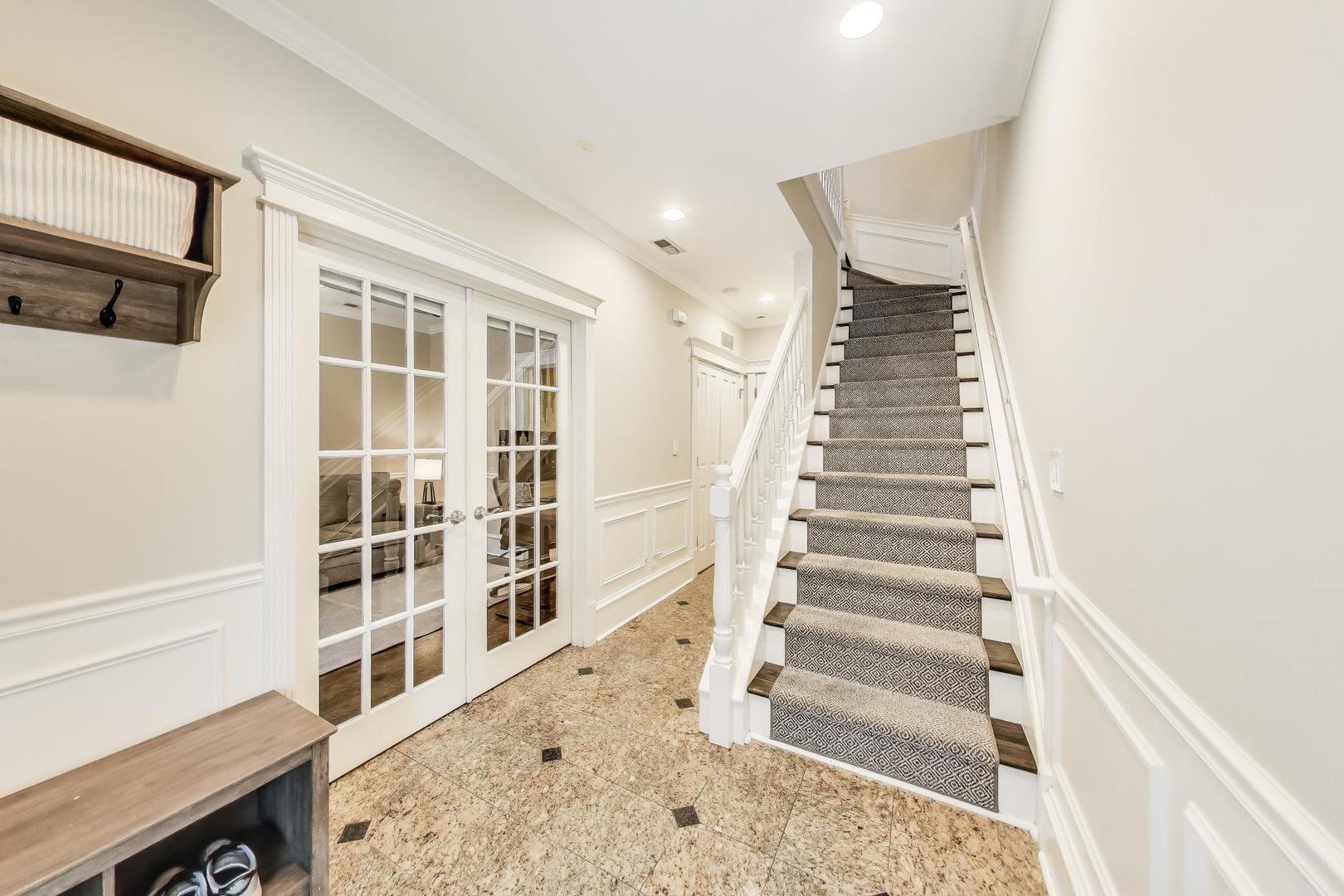 1910 W Addison Street Unit: F