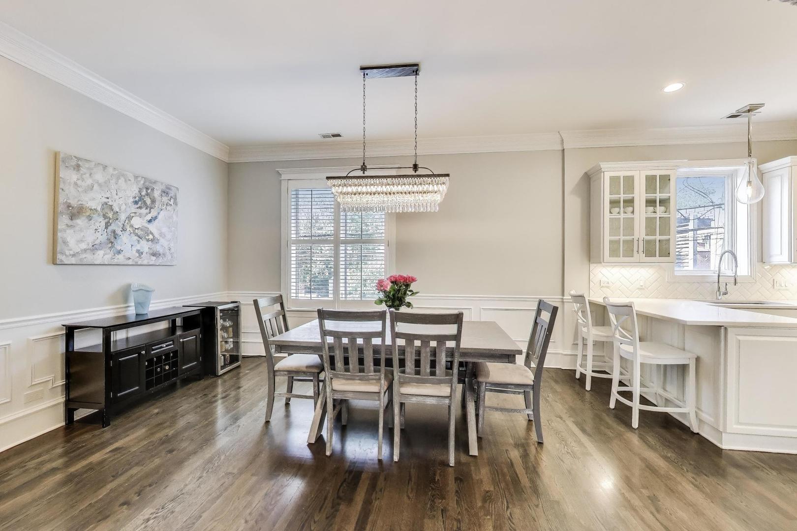 1910 W Addison Street Unit: F