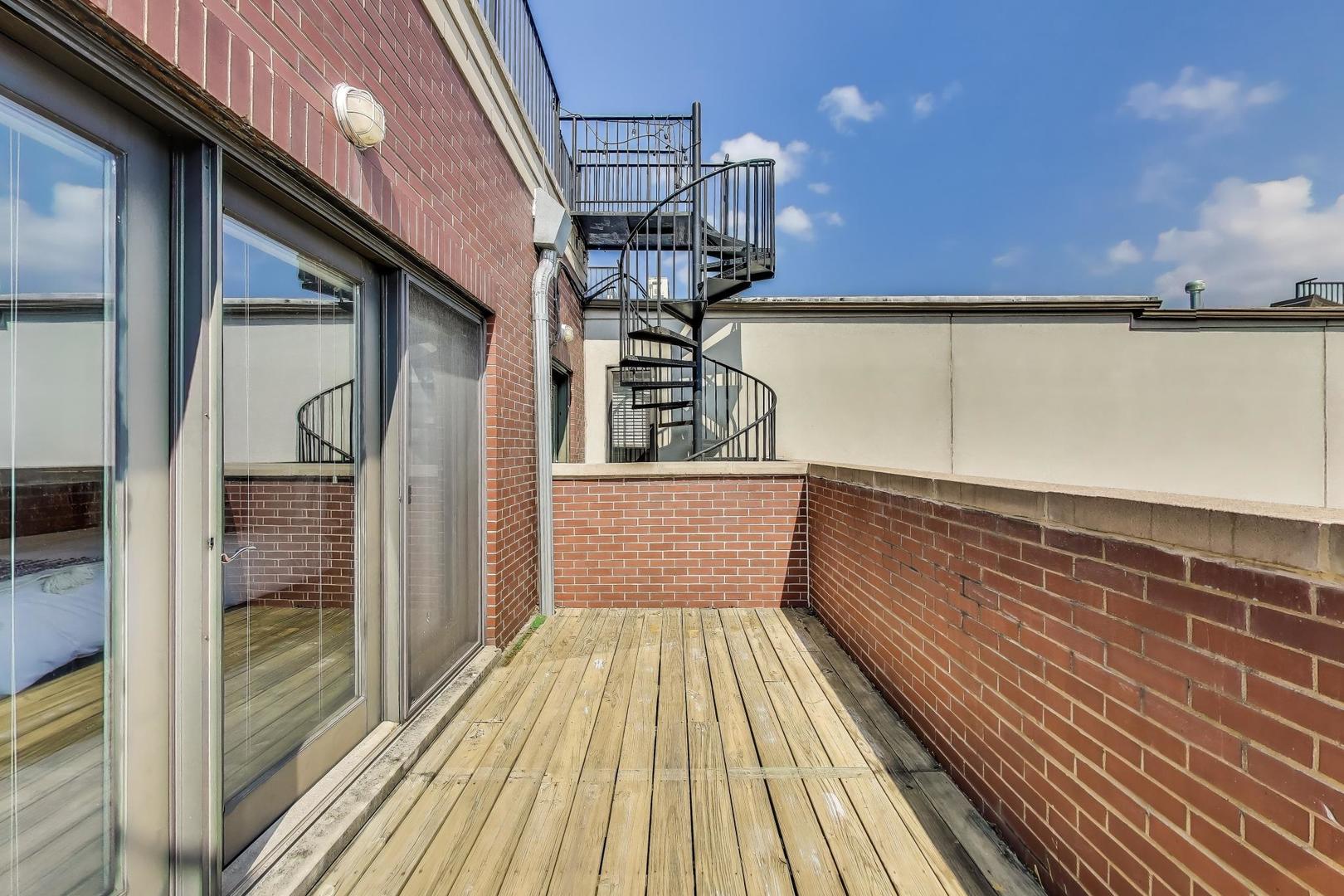 1910 W Addison Street Unit: F