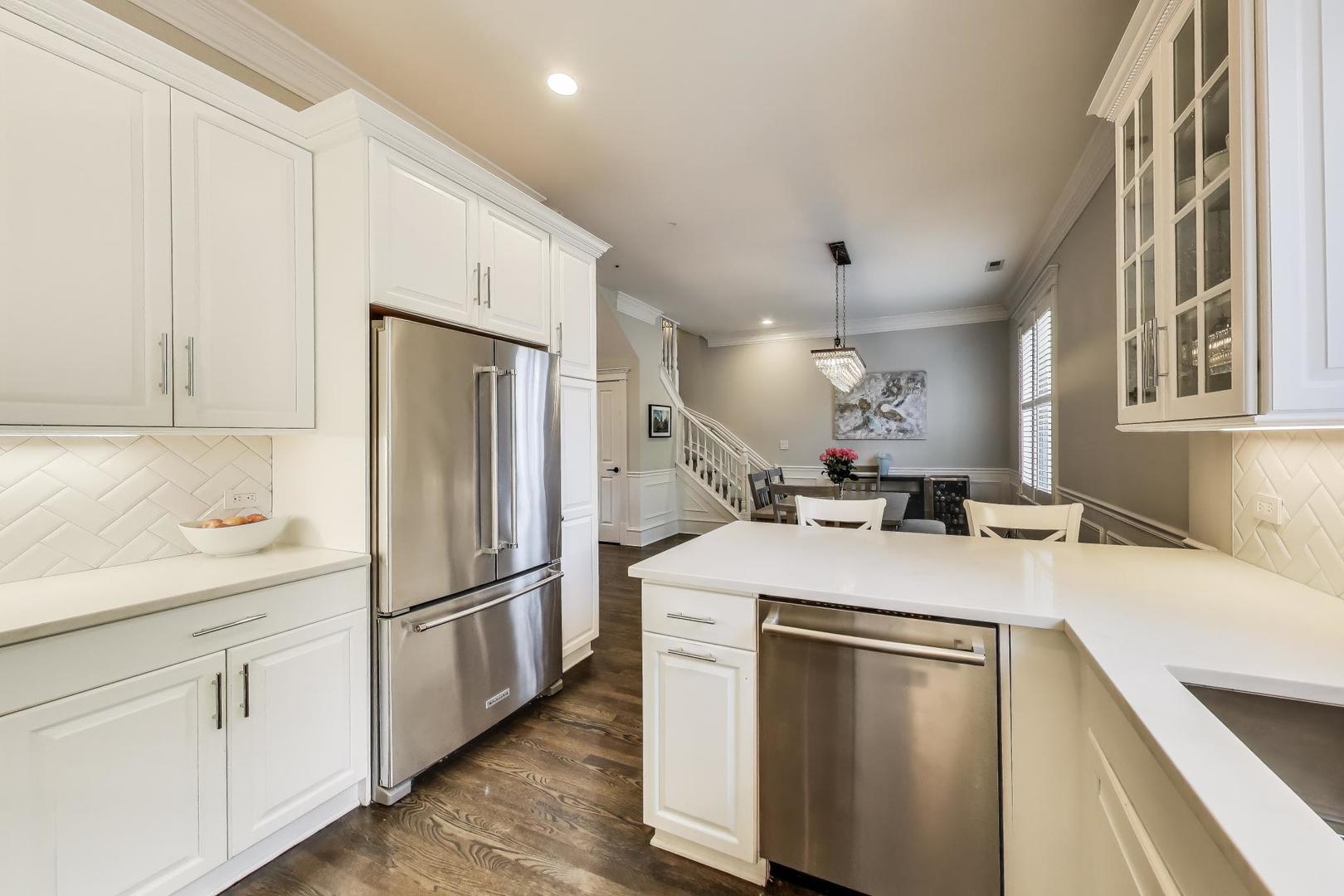 1910 W Addison Street Unit: F
