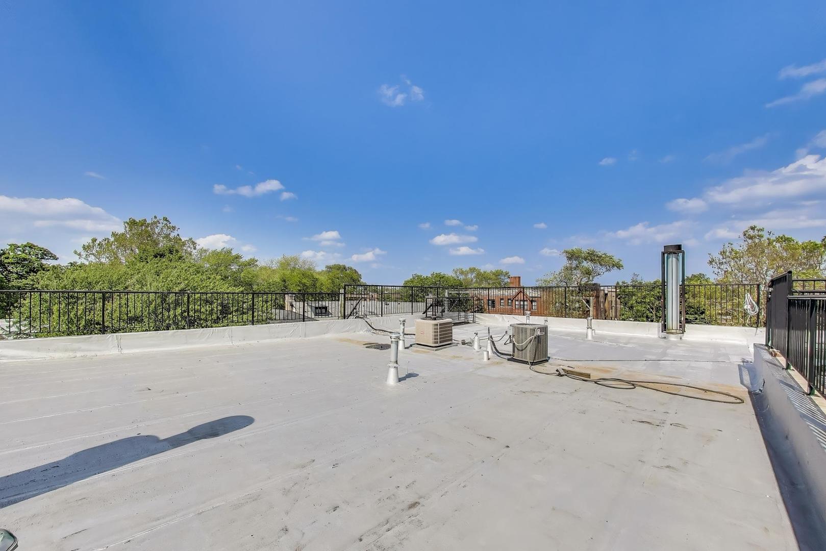 1910 W Addison Street Unit: F