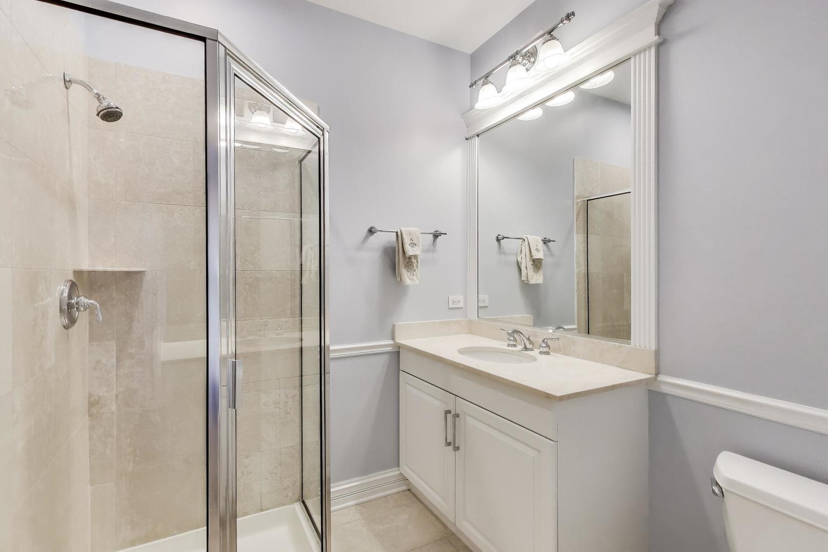 1910 W Addison Street Unit: F