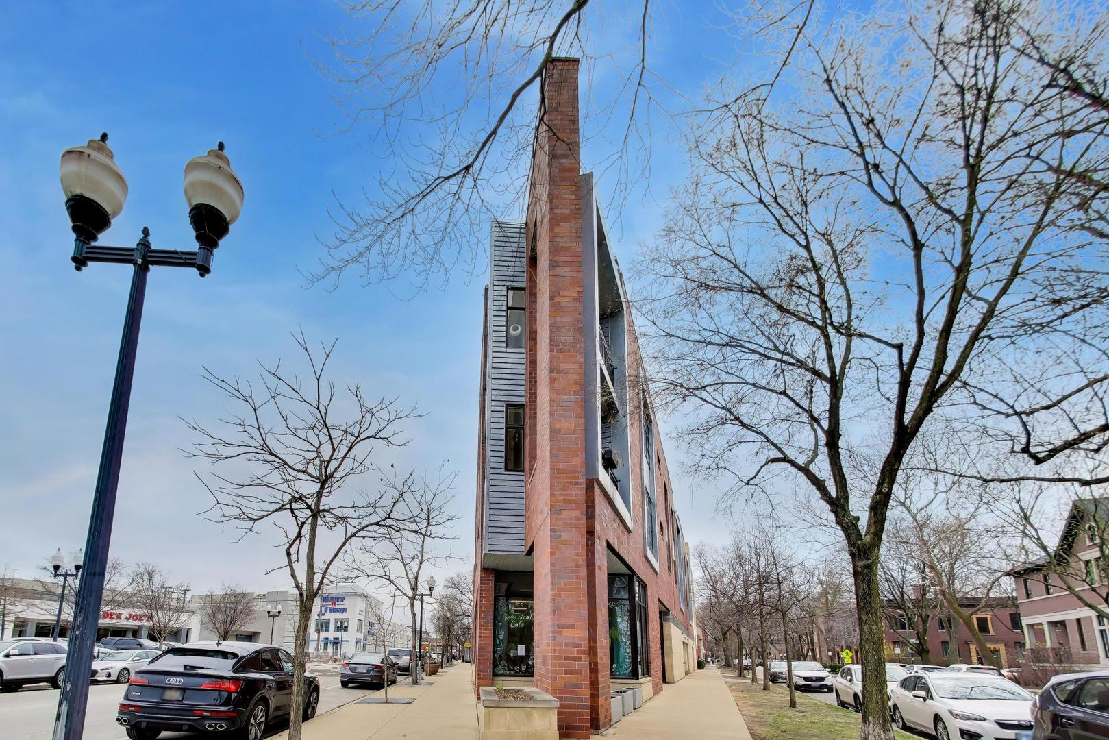 3741 N WOLCOTT Avenue Unit: 13
