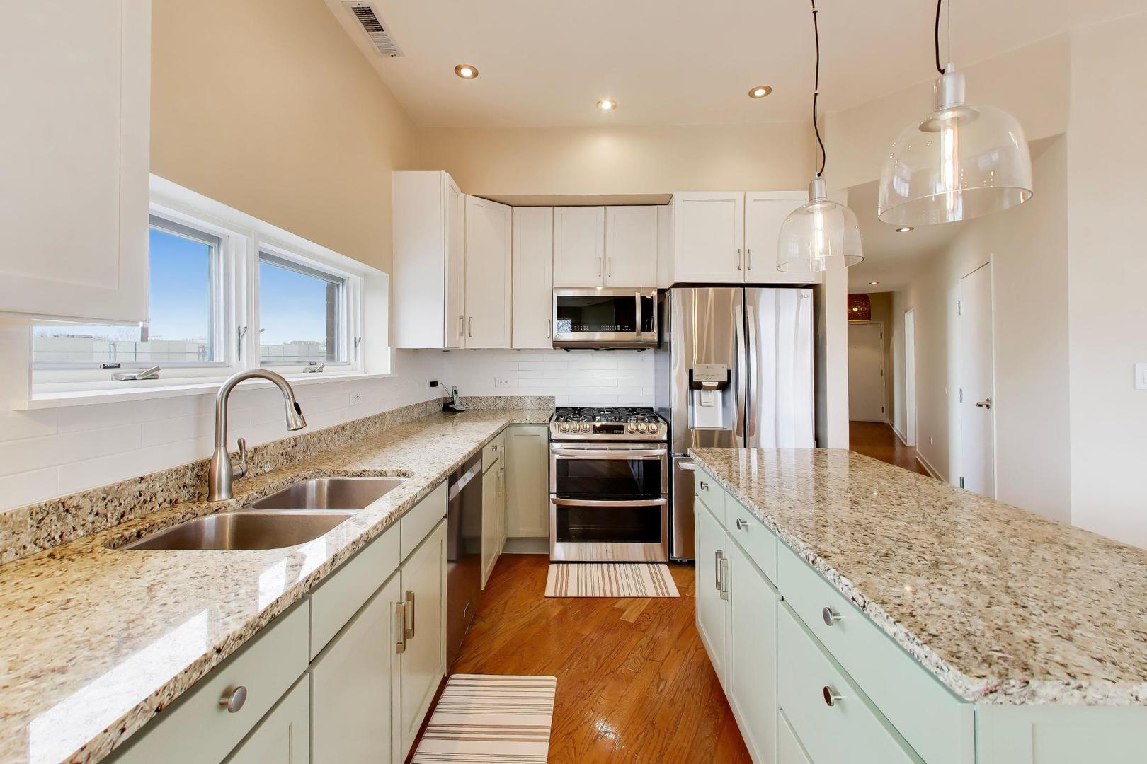 3741 N WOLCOTT Avenue Unit: 13