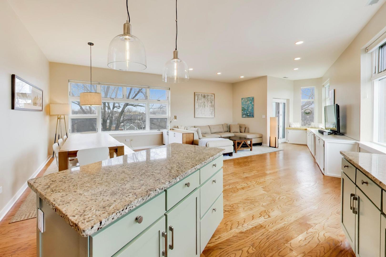 3741 N WOLCOTT Avenue Unit: 13