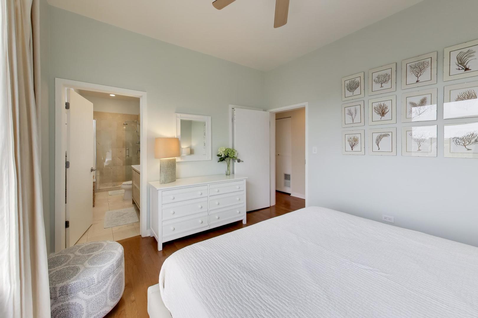 3741 N WOLCOTT Avenue Unit: 13