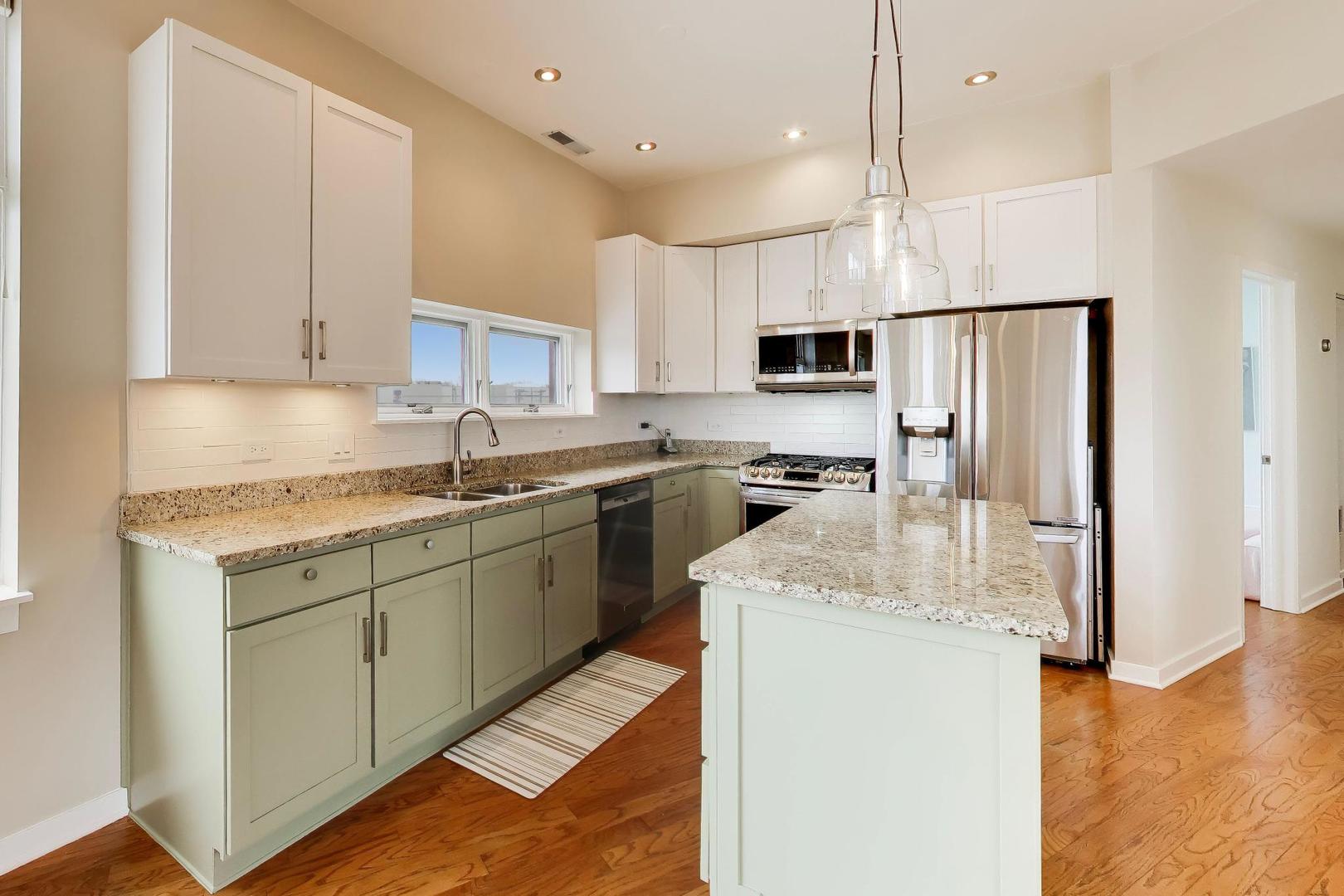 3741 N WOLCOTT Avenue Unit: 13