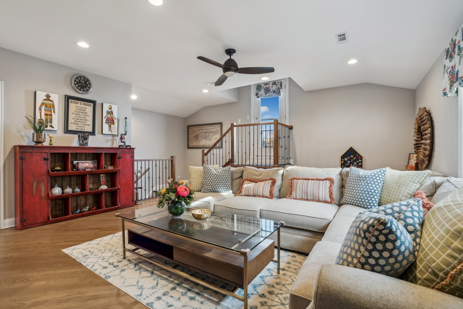 2530 N ASHLAND Avenue Unit: 3S