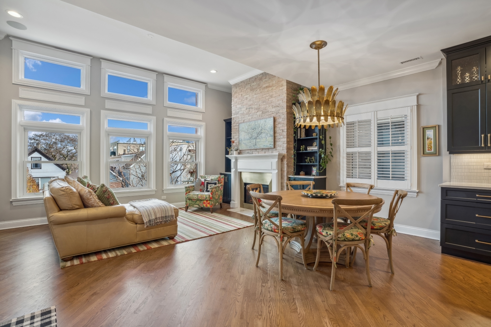 2530 N ASHLAND Avenue Unit: 3S