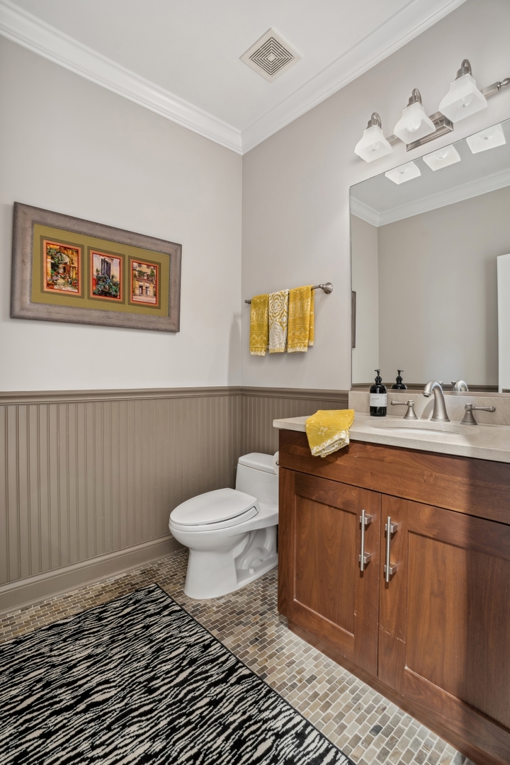 2530 N ASHLAND Avenue Unit: 3S