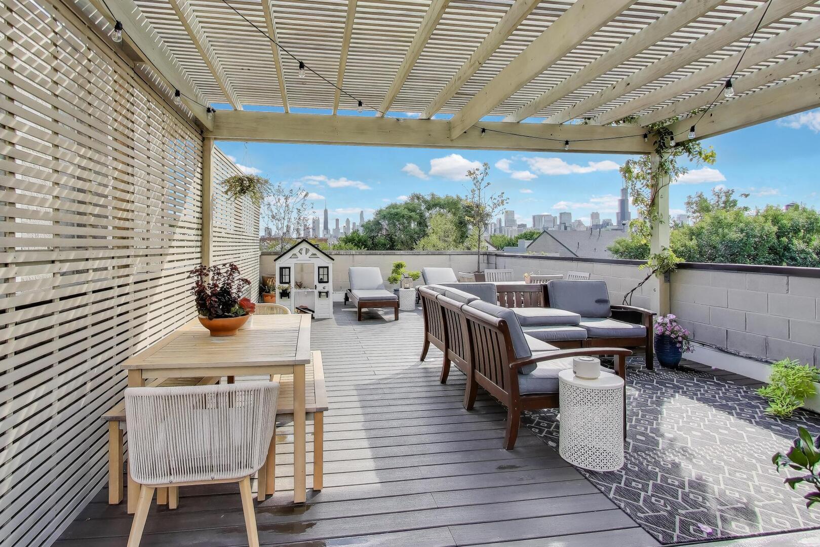 926 N Honore Street Unit: 2