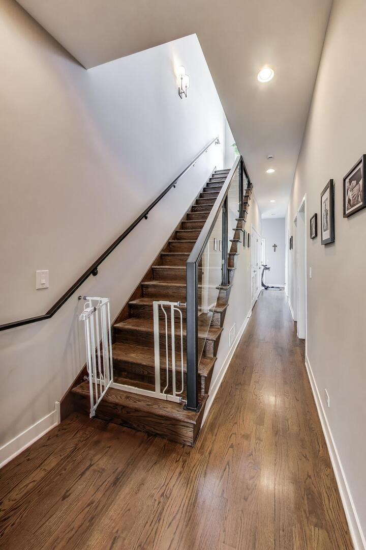 926 N Honore Street Unit: 2