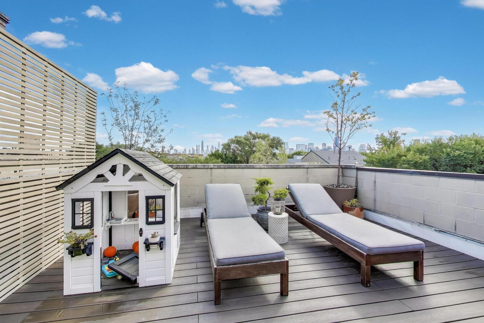 926 N Honore Street Unit: 2