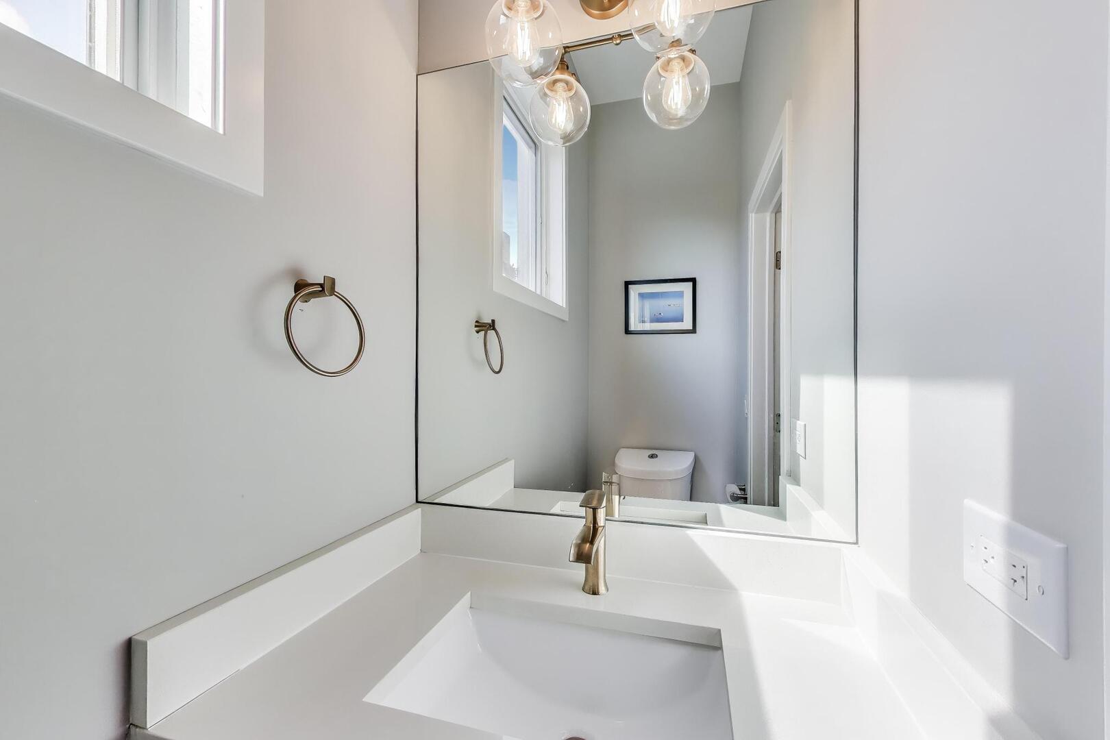 926 N Honore Street Unit: 2