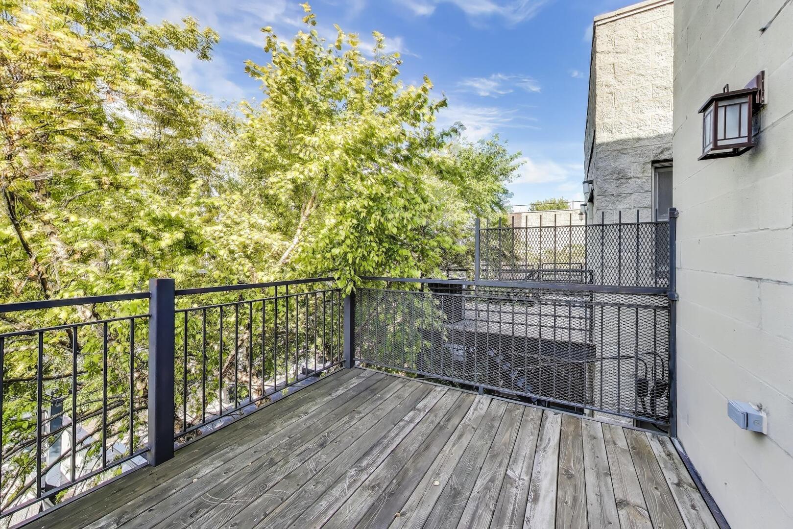 926 N Honore Street Unit: 2